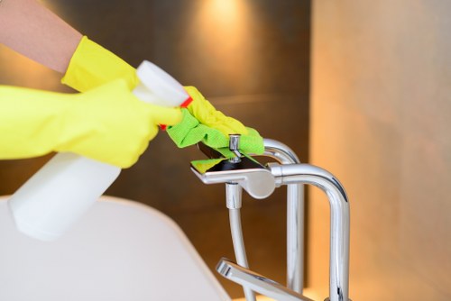 Professional move out cleaning service in a Twickenham home